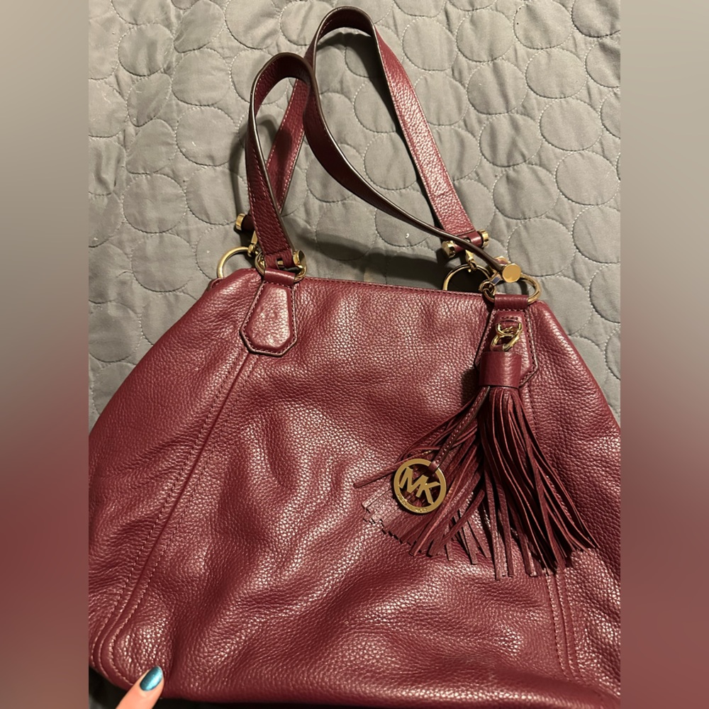 MAROON PEBBLE LEATHER MICHAEL KORS PURSE